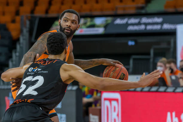 他仍需加强 他仍需加强